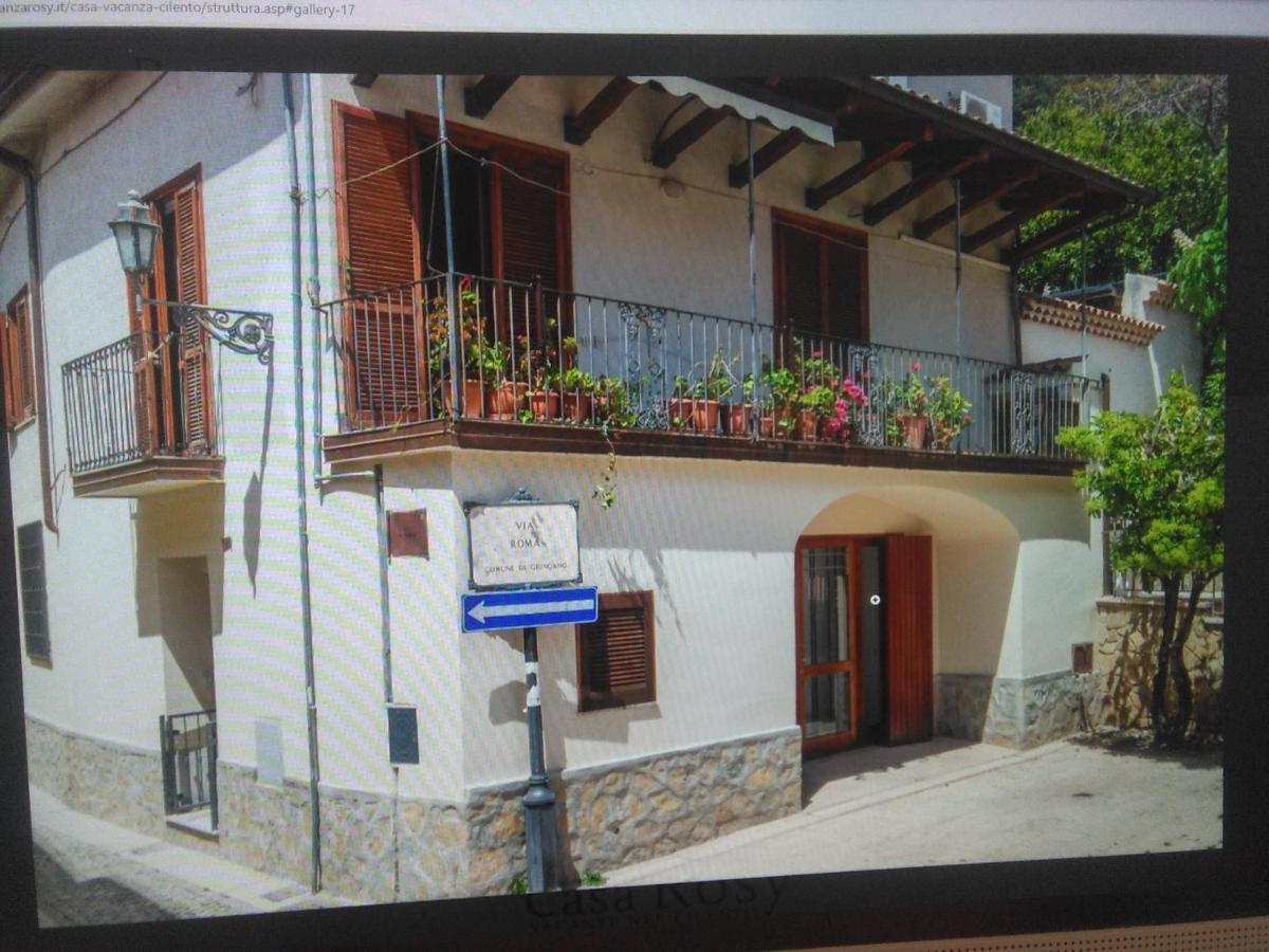 Casa Vacanza Rosy Di Guida Rosy Giungano Exterior photo