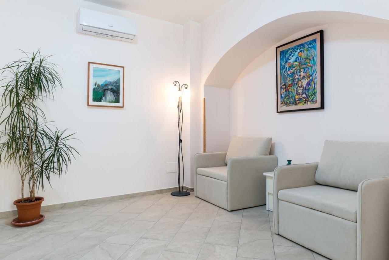 Casa Vacanza Rosy Di Guida Rosy Giungano Exterior photo